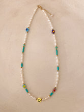 Load image into Gallery viewer, Smiley Necklace