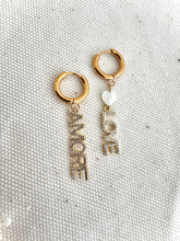 Carica l&#39;immagine nel visualizzatore di Gallery, Orecchini I love amore
