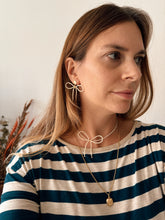 Carica l&#39;immagine nel visualizzatore di Gallery, Collana Fiocco

