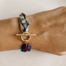 Carica l&#39;immagine nel visualizzatore di Gallery, Bracciale Seta
