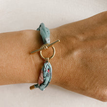 Carica l&#39;immagine nel visualizzatore di Gallery, Bracciale Seta
